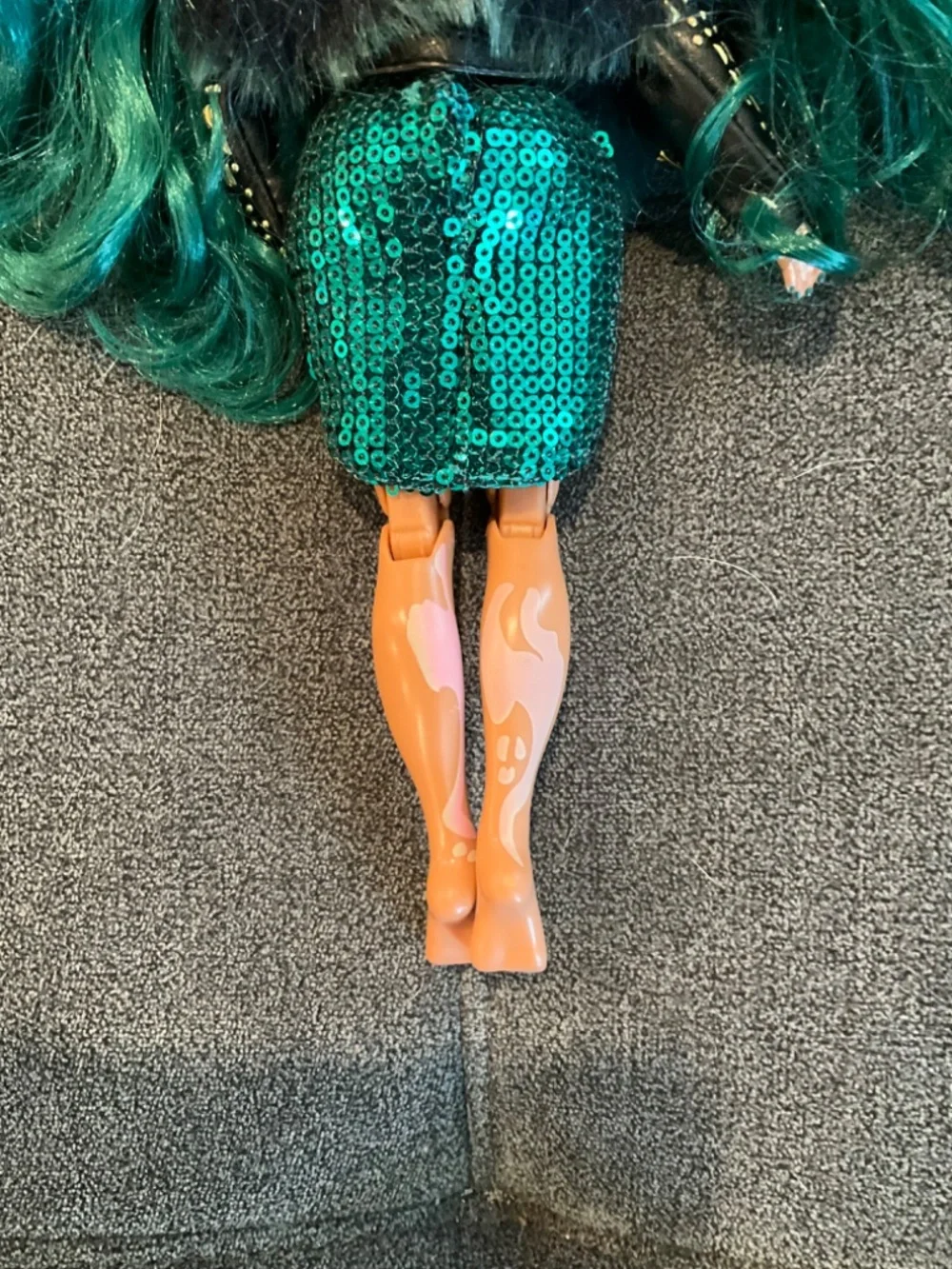 EUC Rainbow High Jewel Richie Emerald Fashion Doll